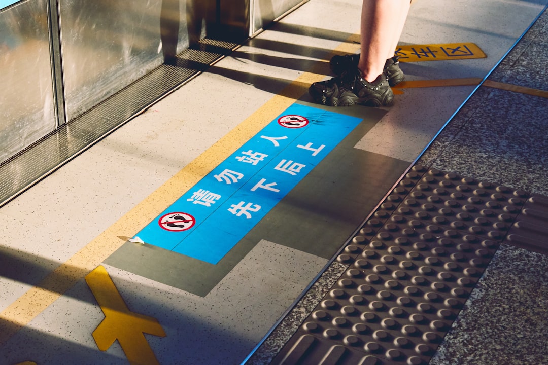 Signage Installers Wayfinding Branding: Complete Guide for GCC Employers