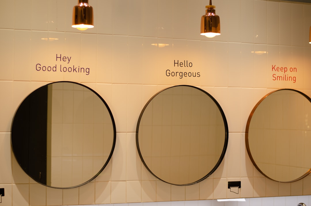 Fitting Room Customer Service: Complete Guide for GCC Employers