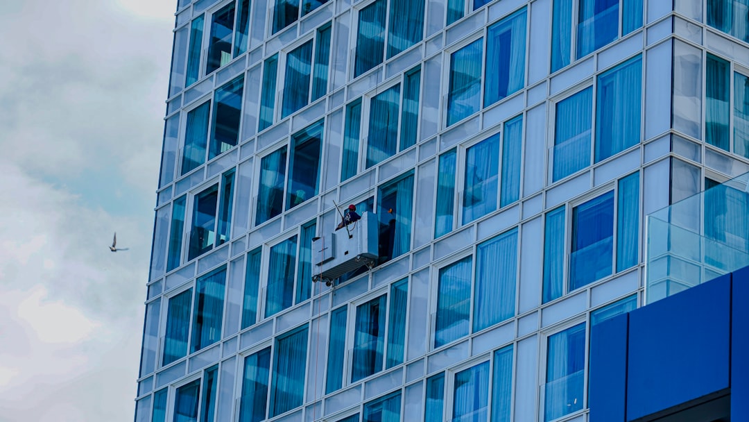 High-Rise Window Washing Schedules: Complete Guide for GCC Employers